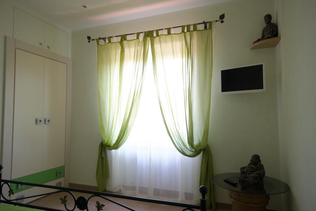 فيوميتشينو Il Mondo B&B الغرفة الصورة